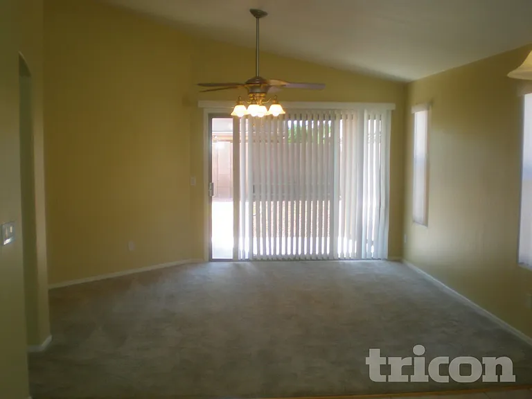11363 W Overlin Dr — Photo 2