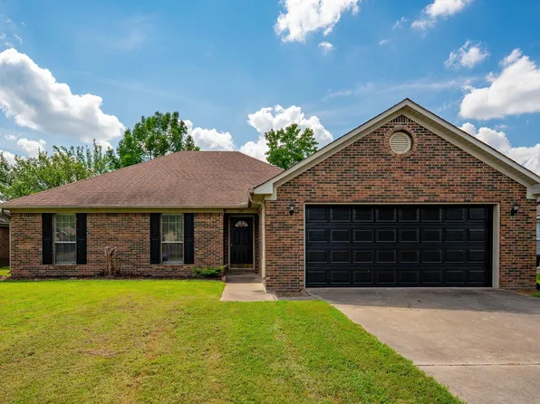 1415 Hathaway Dr, Conway, AR 72034