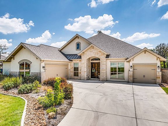 2nd image of 895 Hampton Oaks