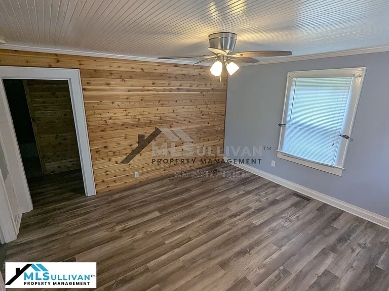 641 Cornelius St — Photo 2