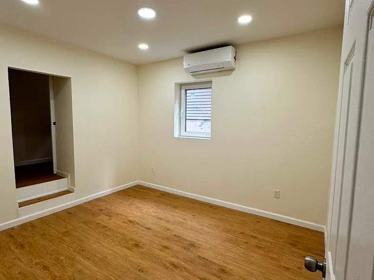 92 Bloomfield Ave — Photo 6