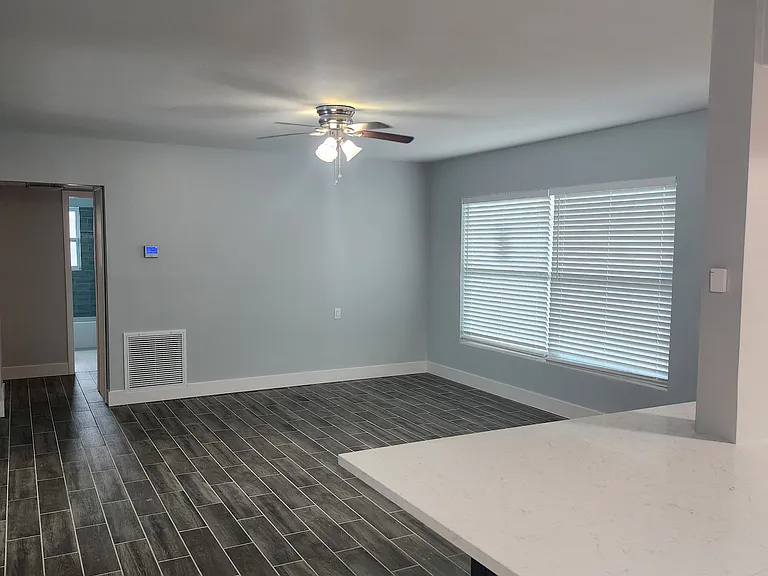 940 Spruce Dr — Photo 13