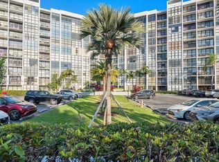 1000 Parkview Dr, Hallandale Beach, FL 33009