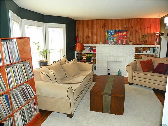 4th image of 35 Avery Ave