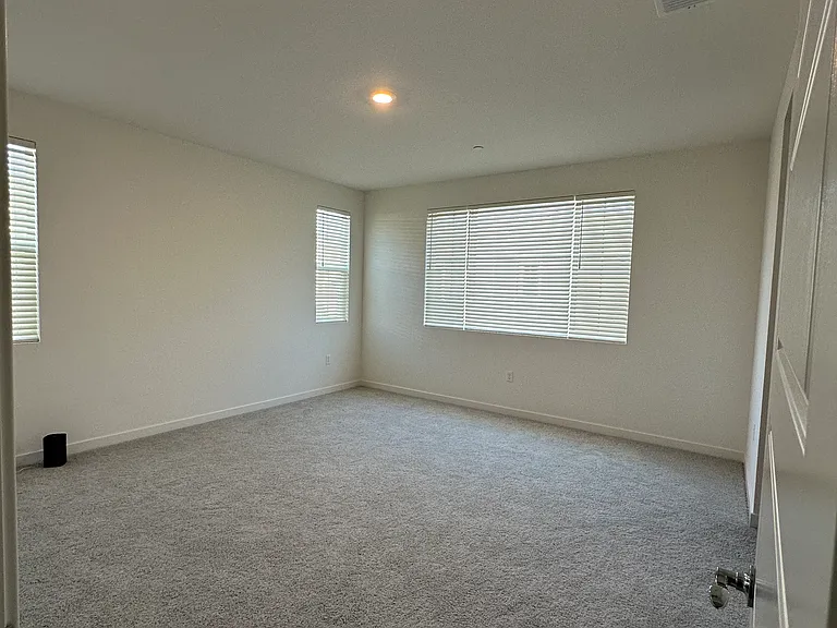 Ploof Pl — Photo 25