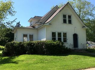 132 4th St, Harbor Beach, MI 48441