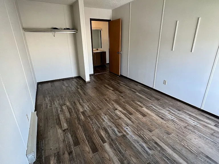 920 Richard Dr — Photo 4
