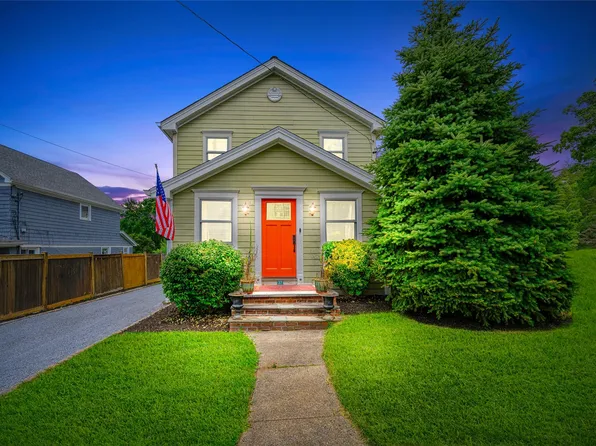 27 Neulist Avenue, Port Washington, NY 11050