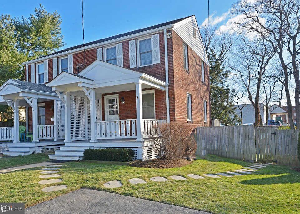 1st image of 2609 Farmington Dr