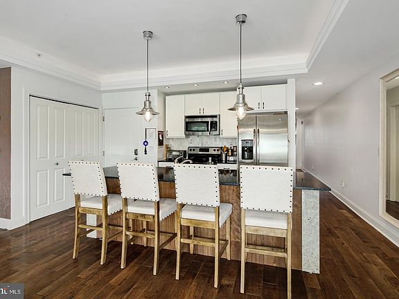 4th image of 1022-24 Fairmount Ave #5