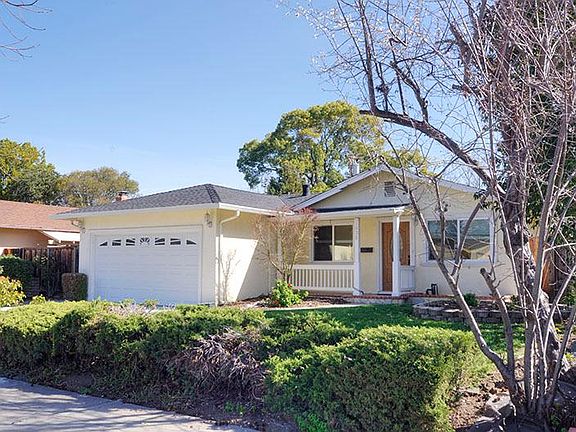 For Rent: $5K (4 beds, 3 baths + 1 den, 1920 Square Feet)