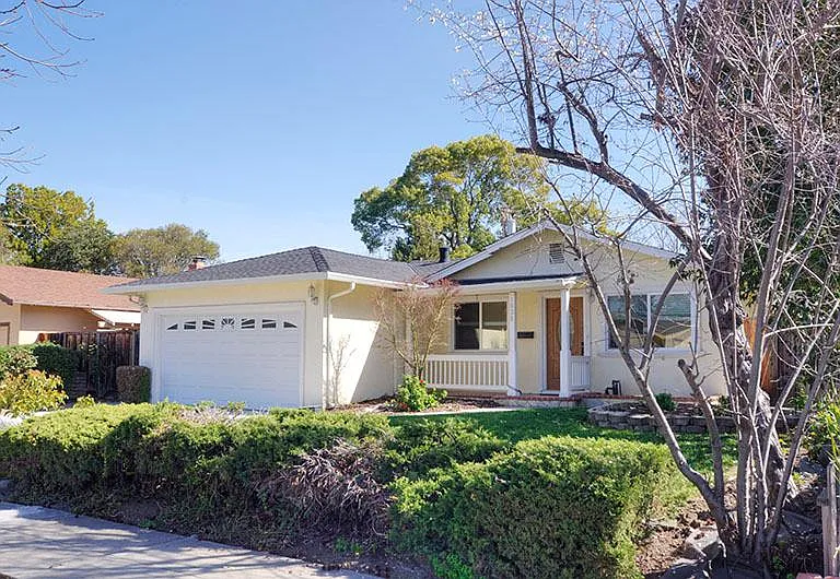 For Rent: $5K (4 beds, 3 baths + 1 den, 1920 Square Feet)