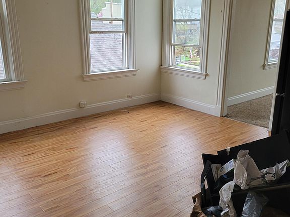 4th image of 2 Birch Ave #2