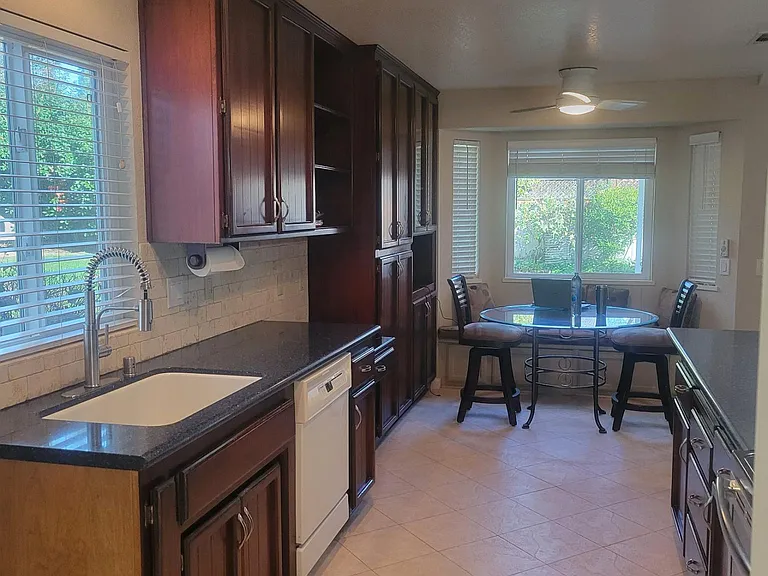 Kitchen nook