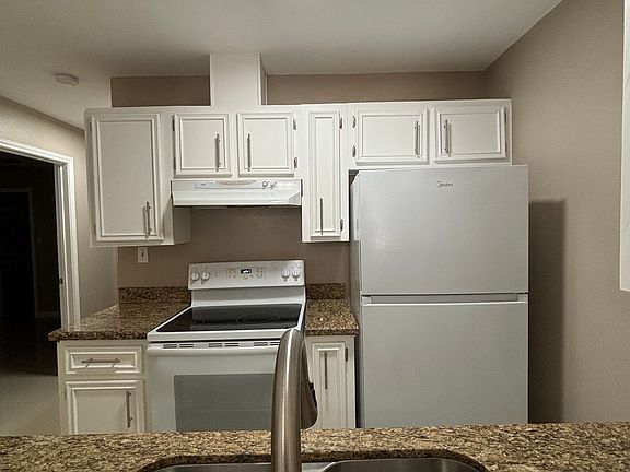2nd image of 721 W Dallas Ave #3