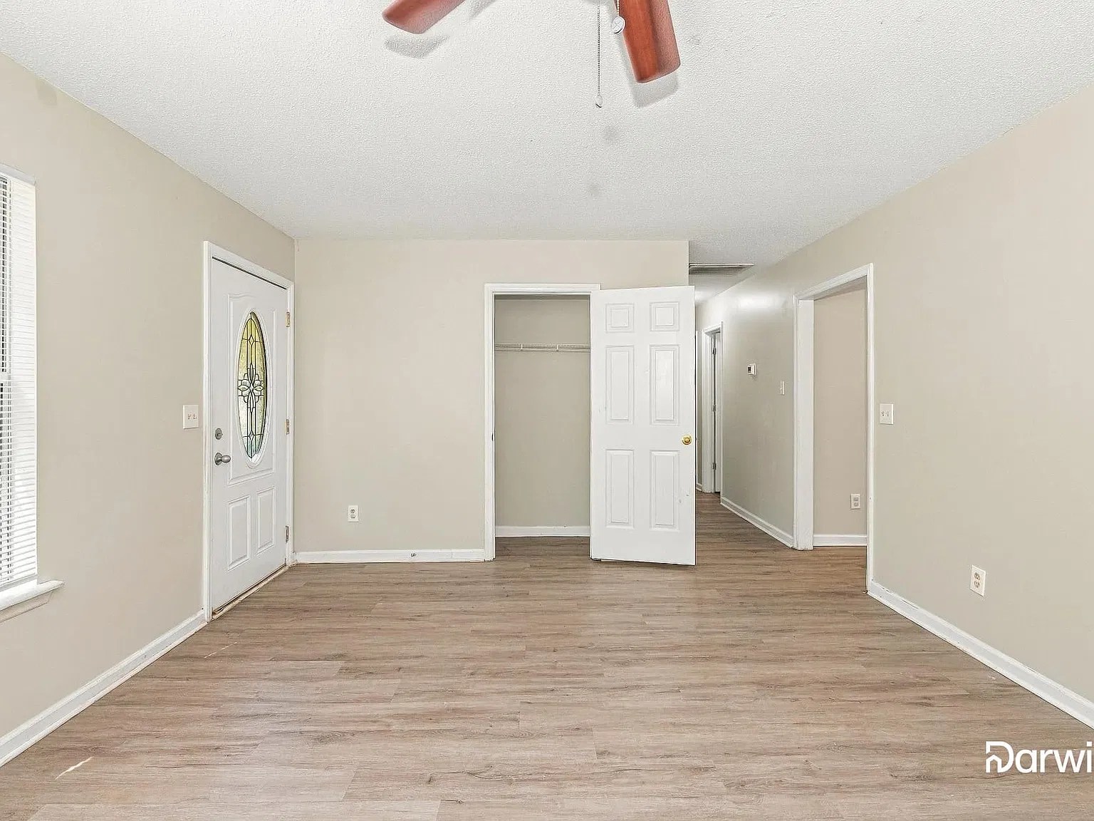 3 bed, 2.0 bath, 1085 sqft, $1,830 — Photo 4
