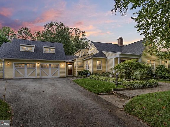 2nd image of 6106 Tilden Ln