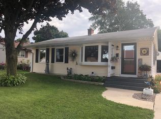 2713 Lincoln Ave, Two Rivers, WI 54241