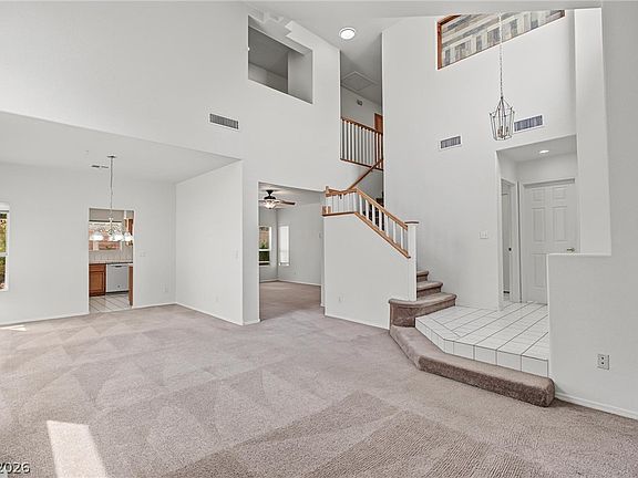 5th image of 2909 Sarina Ave