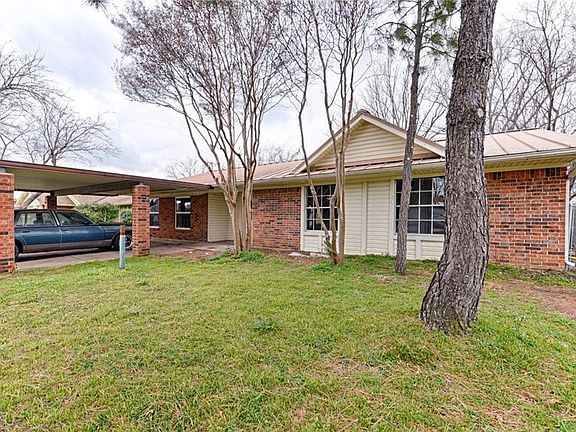 2nd image of 824 Lottie Ln
