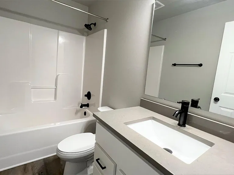 800 Cathy Dr W — Photo 21