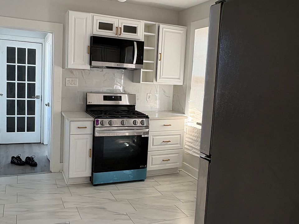 1st image of 2464 E Main St #A