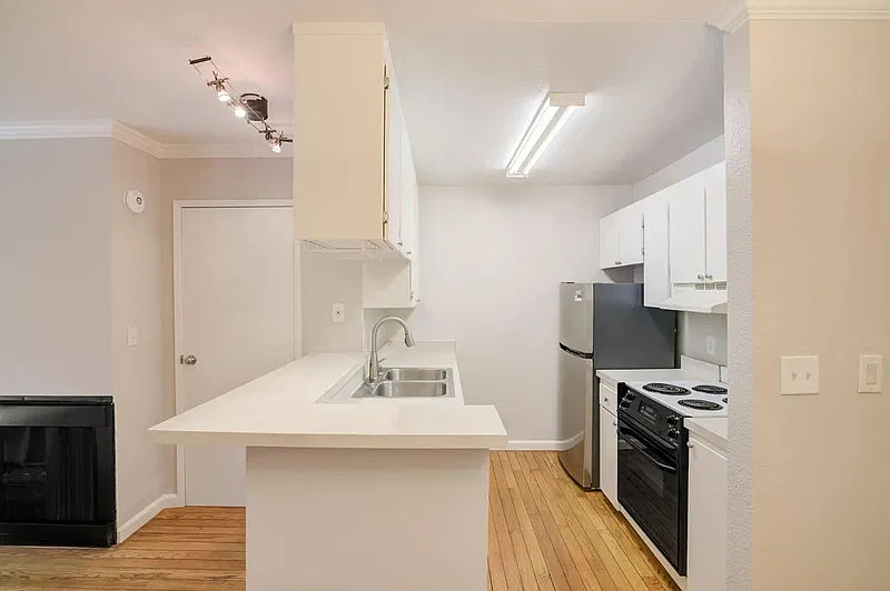 1 bed, 1.0 bath, 788 sqft, $2,050 — Photo 3