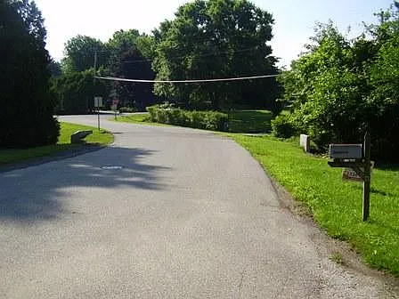Looking to east that leads to Morningside Drive and 3rd St.