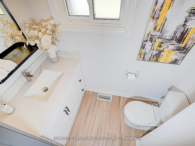 20573 Yonge St — Photo 26