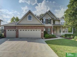 17357 Monroe Cir, Omaha, NE 68135