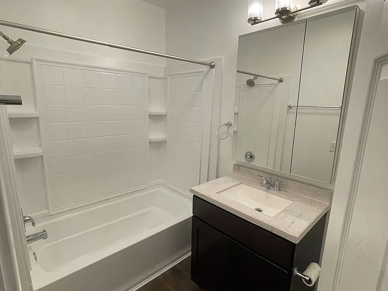 776 N 300 W #4 — Photo 5