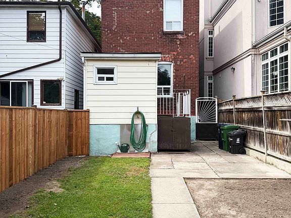 4th image of 45 Eaton Ave