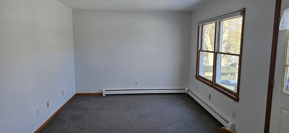 Building Photo - Dogwood Ln