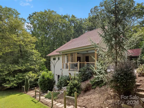 379 Holston Village Rd, Waynesville, NC 28786