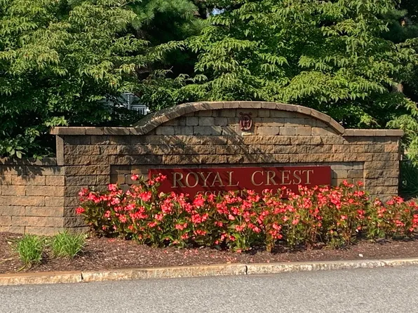2 Rainbow Pond Dr APT 7, Walpole, MA 02081