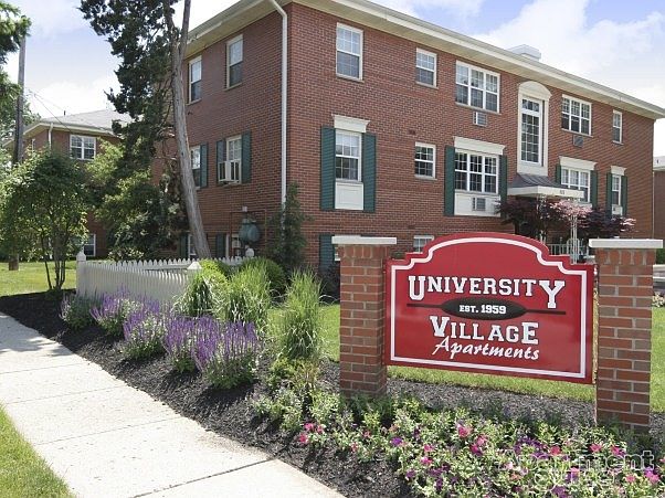 1st image of 617 Stinchcomb Dr APT 7