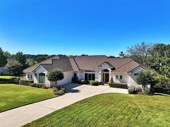 2nd image of 209 Overlook Ct