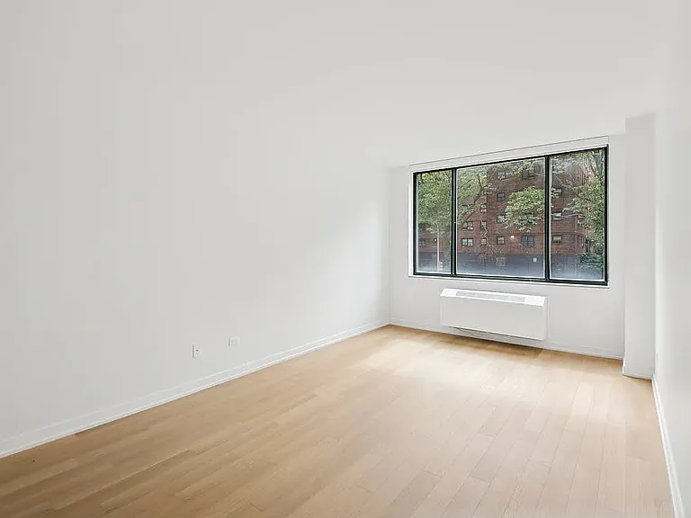 75 W End Ave #S2E — Photo 2