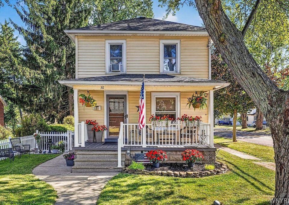 1st image of 38 Laverack Ave