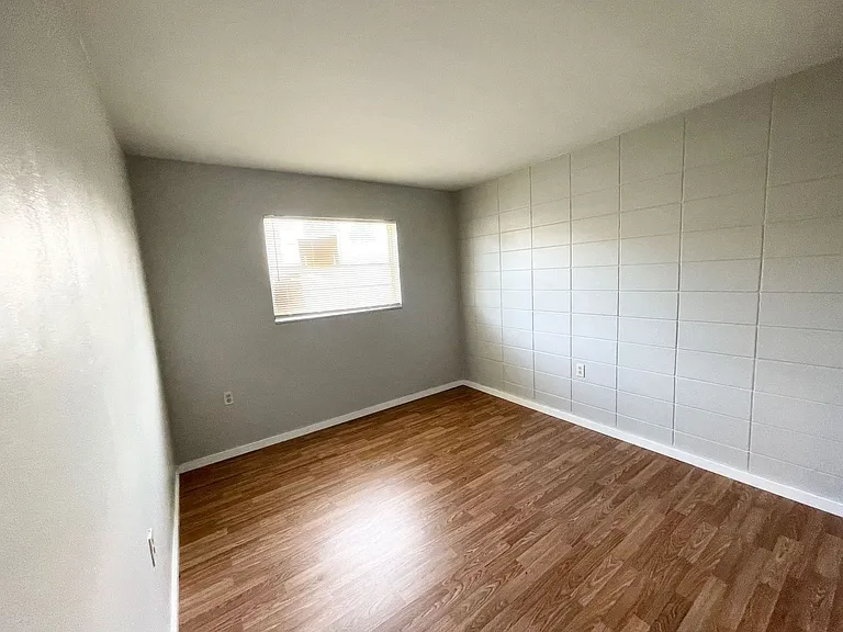 1343 W Point Dr #1 — Photo 12