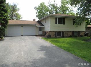 2608 W Overhill Rd, Peoria, IL 61615