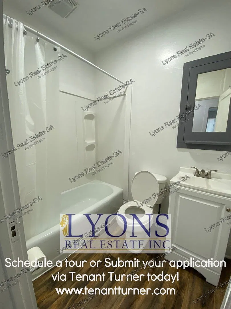 3 bed, 1.0 bath, $950 — Photo 3
