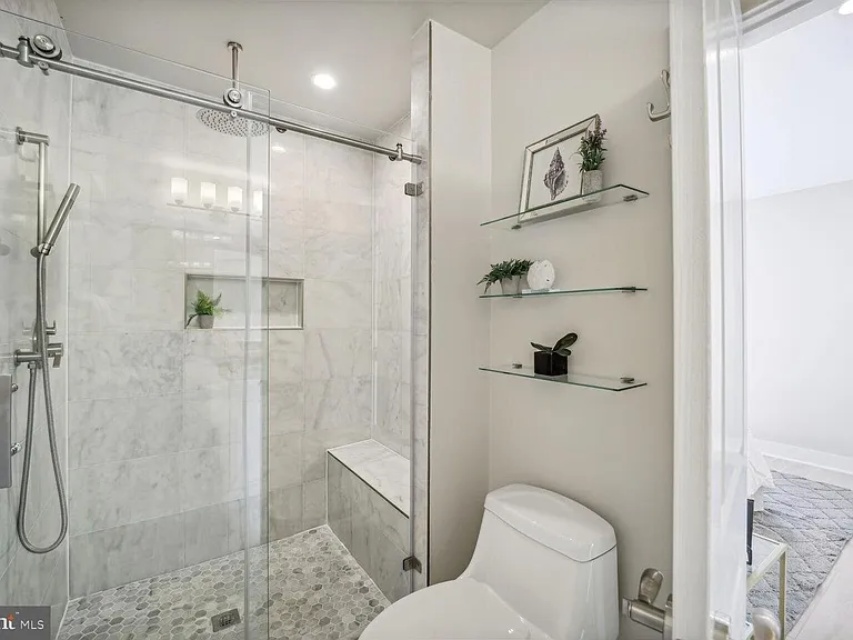 901 Lawrence St NE — Photo 11