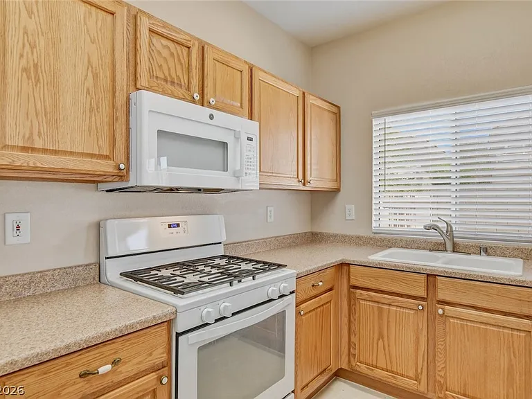 2576 Velez Valley Way — Photo 22