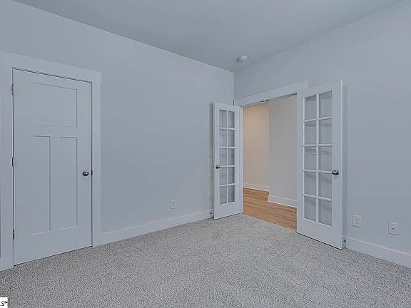 4th image of 103 Shallons Dr