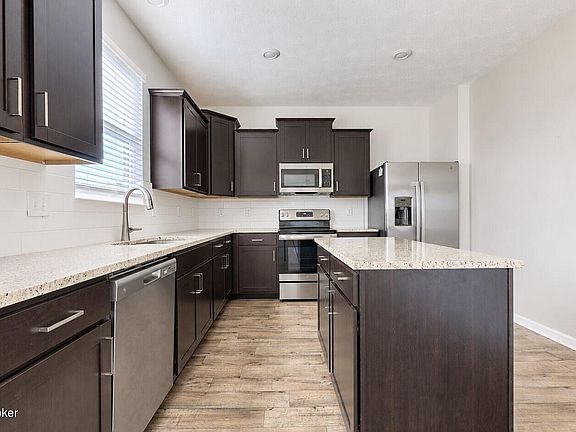 5th image of 1070 Stratton Way
