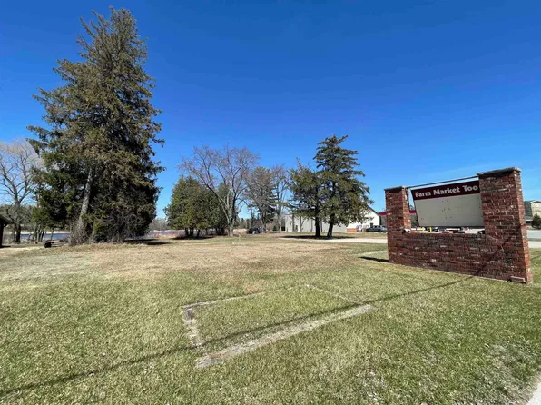 518 W Main St, Wautoma, WI 54982