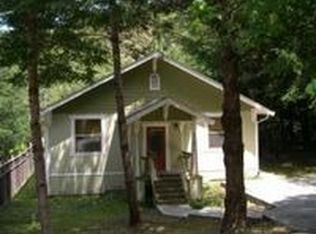 271 Beach Rd, Whitethorn, CA 95589