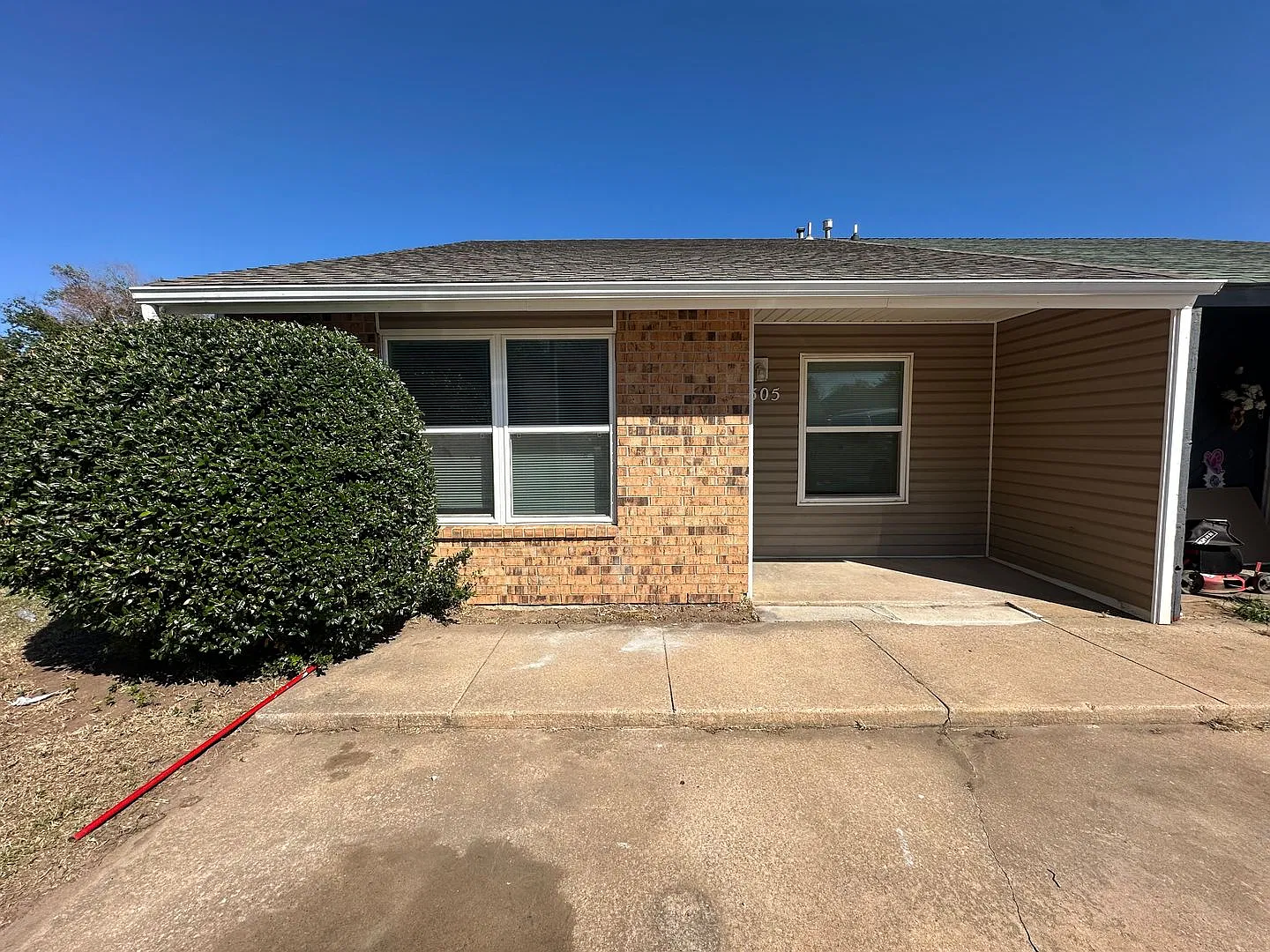 2 bed 1.5 bath Duplex — Photo 2