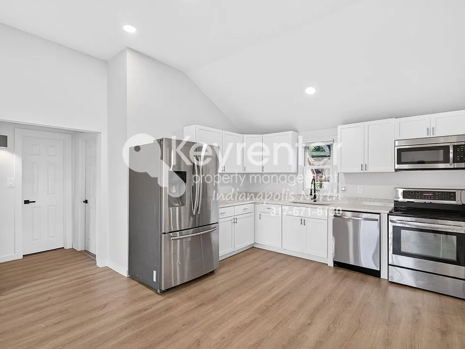 10 Locust Dr